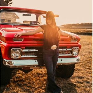 Meet your Posher, Meredith